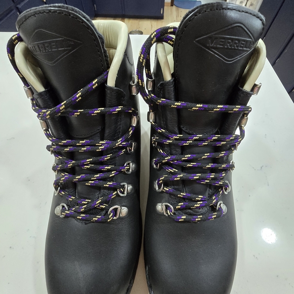 Merrell Wilderness Hiking Boots - Picture 10 of 10